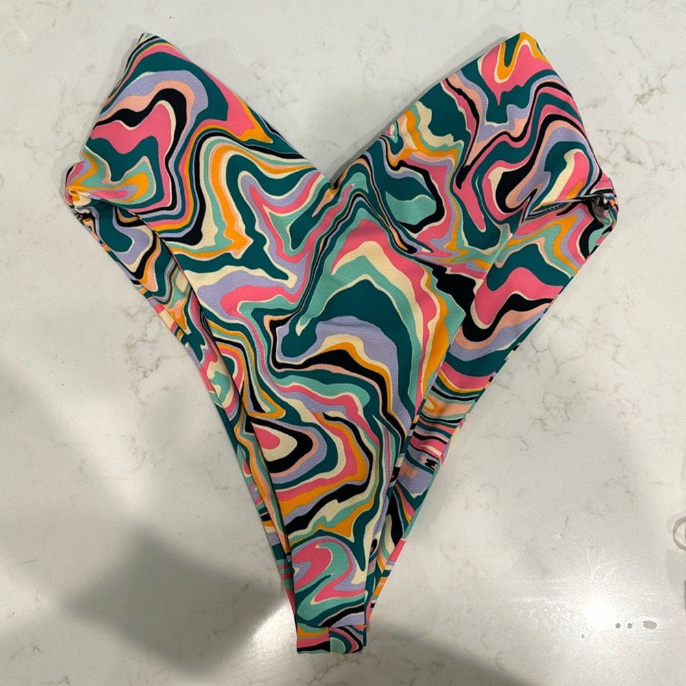 Skatie Melly bottoms size Small brand new without tags